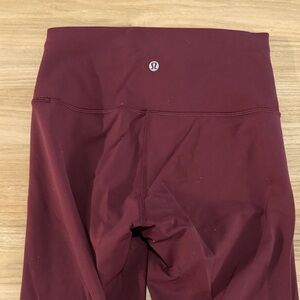 lululemon athletica 28” wunder 
 under red Merlot Leggings